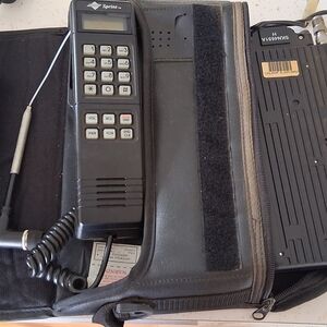 Sprint Vintage Mobile Phone with Case